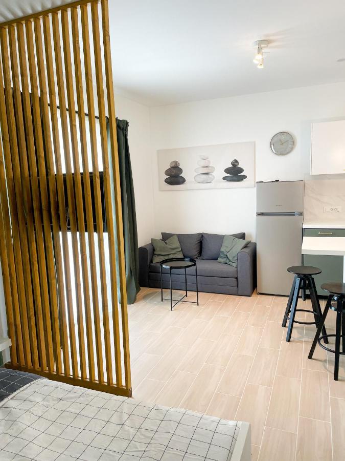 Modern Studio Overlooking Downtown Макарска Экстерьер фото